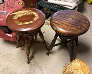 Piano stools