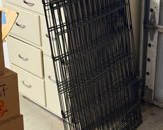 dog crate $30