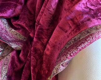 Velvet Throw 