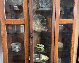 Vintage Hutch w Beautiful Detail