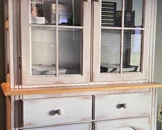 White Wash Hutch