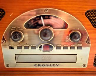 Lot #157 Crosley Vintage Style Turntable Radio β Retro Record Player, AM/FM Radio & CD Player Entertainment Console