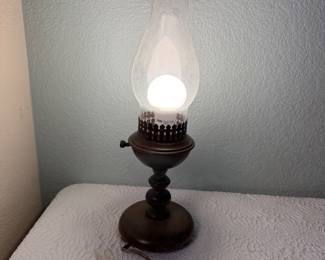 Lot #160 Vintage Hurricane Style Electric Lamp β Colonial Oil Lamp Style Table Lamp, Rustic Wood Base & Glass Chimney