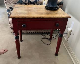 BEAUTIFUL WOOD SIDE TABLES OF MANY STYLES