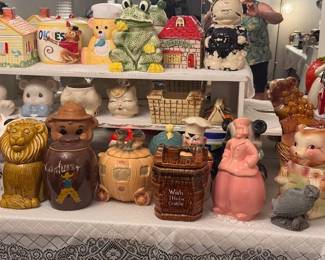 200 Hundred Vintage COOKIE JARS years 1958-2016