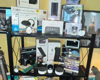 HEADPHONES, HOME SECURITY, WIFI, DAYDREAM VIEW