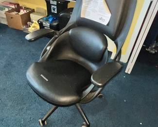 ALL33 BACKSTRONG ERGONOMIC CHAIR