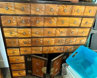 VINTAGE KOREAN MEDICINE CHEST