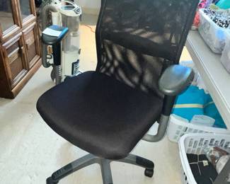 MESH DESK CHAIR