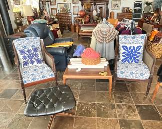 PAIR OF BEAUTIFUL VINTAGE CANE ACCENT CHAIRS