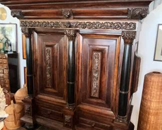 STUNNING  ANTIQUE RMOIRE WITH WIDE CROWN