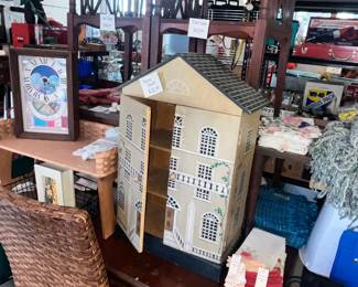 CUTE STORAGE CABINET