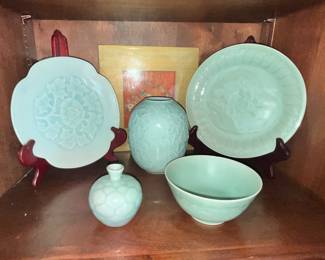 JAPANESE, CHINESE AND OTHERS CELADON POTTERY