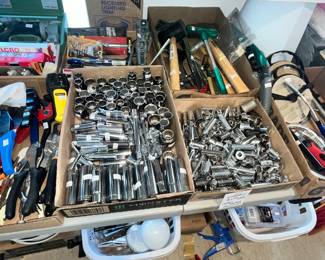 LOTS OF GREAT SOCKETS