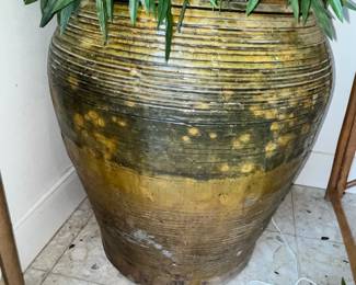 VERY LARGE PLANTER