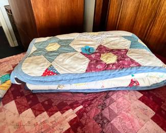 VINTAGE HANDMADE QUILT