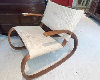UNIQUE MCM BENTWOOD CHAIR