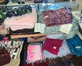 BEAUTIFUL BLANKETS & THROWS