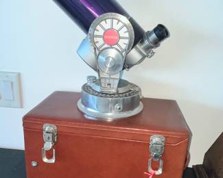 NICE QUESTAR TELESCOPE w/ LEATHER CASE
