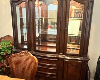CROWN MARK BEVEELED GLASS CHINA CABINET