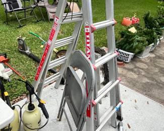 ADJUSTABLE LADDER