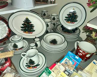 CHRISTMAS DINNERWARE