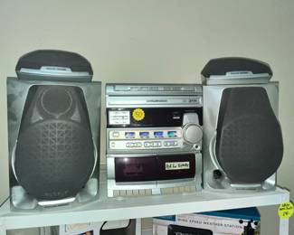 GREAT PHILLIPS MAGNAVOX COMPACT STEREO w/ REMOTE