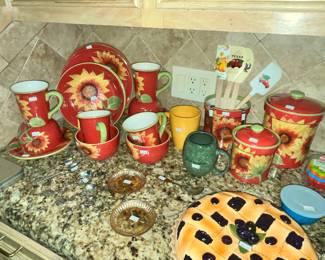 SUNFLOWER PATTERN BREAKFAST SET