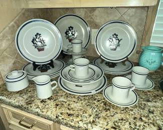 STONEWARE BREAKFAST SET