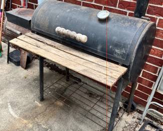 NEW BRAUNFELS BBQ PIT