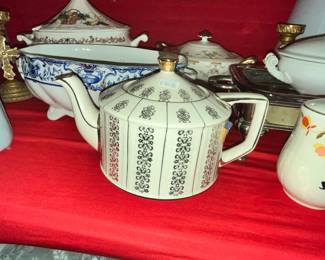SADLER ENGLISH TEAPOT