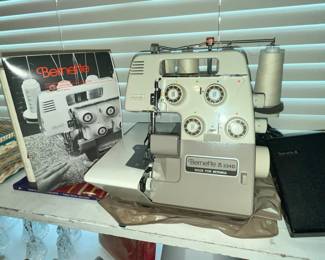 BERNINA BERNETTE 334D SERGER