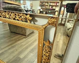 FROM ILLINOIS MOULDING CO. - NEEDS PIECE RE-GLUED AT BOTTOM