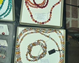 COLLECTION OF "HONORA" CULTURED FRESHWATER PEARLS