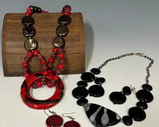 Ceramic Pendant Necklaces And Earrings