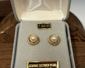 14K Gold  Pearl Earrings