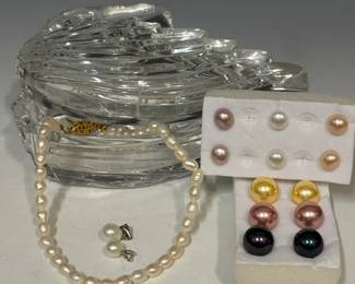 Pearl Earrings Pendants And Bracelet