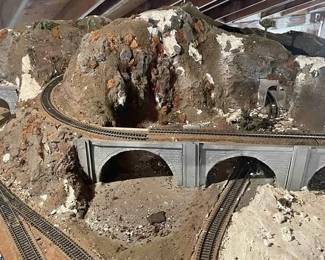 HO train layout