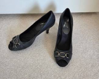 Aerosoles Womens Black PeepToe Heels with Buckle Detail