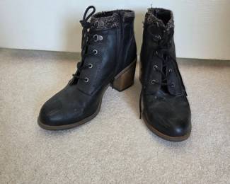 White Mountain Womens Black LaceUp Heeled Ankle Boots