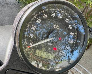 2016 Harley Davidson Iron 883 motorcycle! 1520 miles.