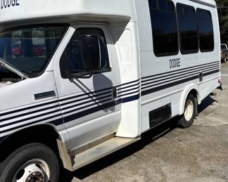 2015 Ford Cutaway (Bus)