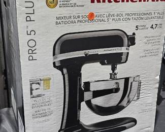 KITCHEN AID STAND MIXER