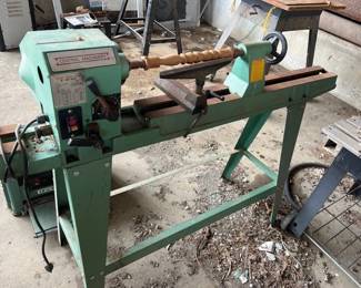 CENTRAL MACHINERY WOOD LATHE