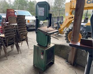 GRIZZLY 14" BAND SAW