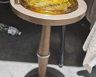 ASHTRAY WITH STAND