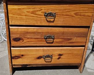 DRESSER