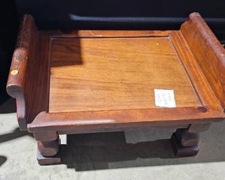 RAISED WOODEN PED BED