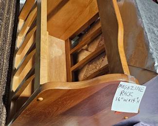 WOODEN MAGAZINE RACK
