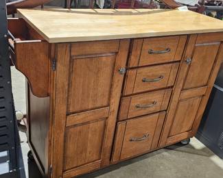 ROLLING KITCHEN ISLAND / CABINET